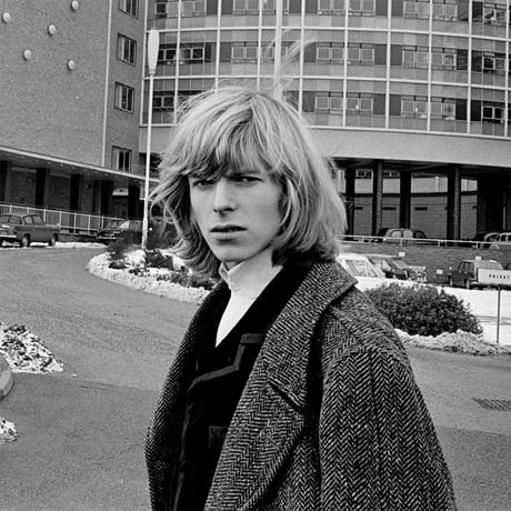 David Bowie Pre Ziggy Stardust With Long Hair 1965 9gag