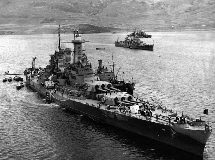 Battleship USS Washington (BB-56) Hvalfjörður, Iceland, May/June 1942 ...