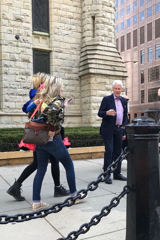 Bill Clinton checking out girls in Chicago with his fly unzip - 9GAG