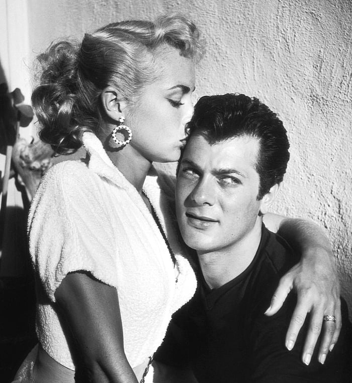 Janet Leigh and Tony Curtis :: 1950s - 9GAG