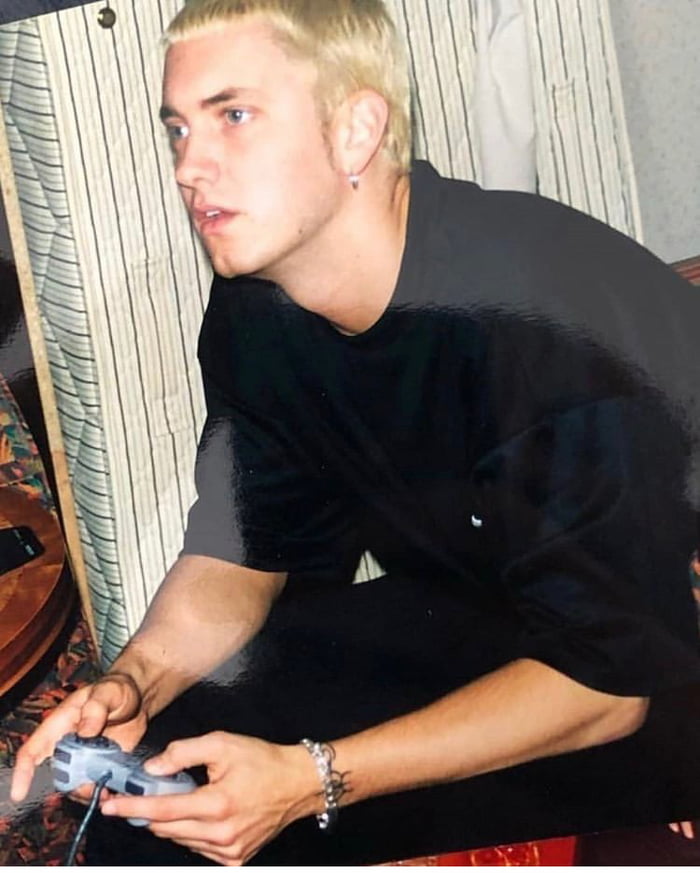 Eminem playing Playstation 1, 1999 9GAG
