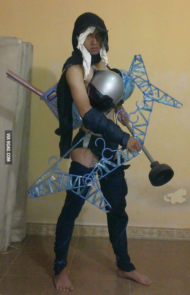 Arcade riven cosplay . it's a trap ! - 9GAG