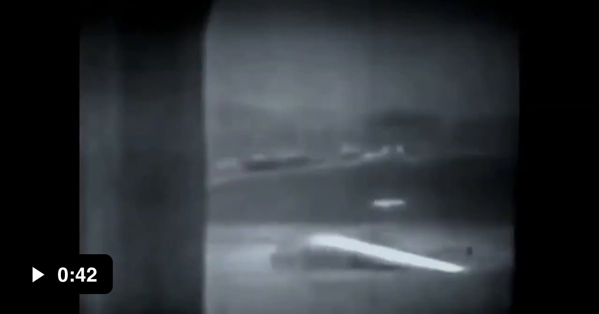 The only video of a passenger plane's jet engine detaching from the ...