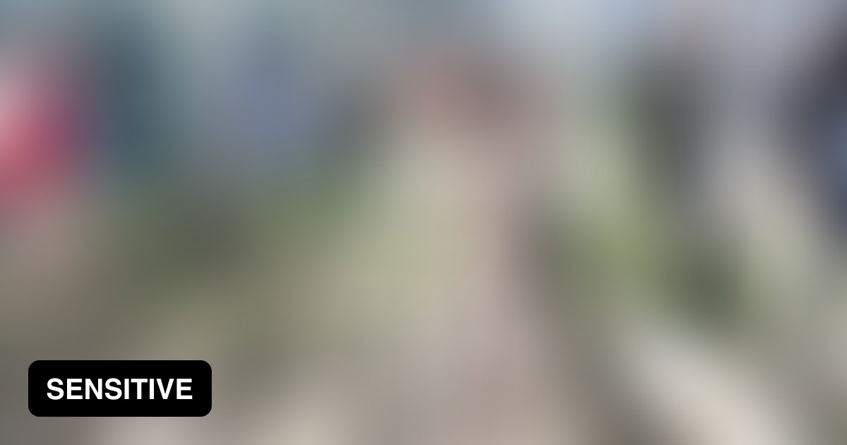 Only one nude at Empty hills festival 2010 - 9GAG