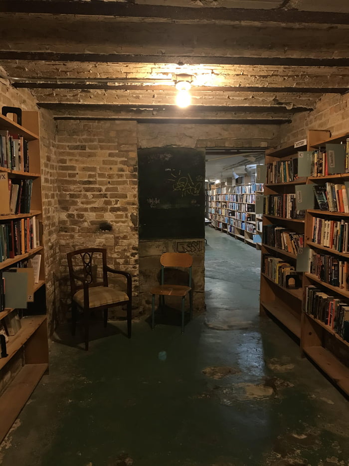 Used Bookstore in Chicago 9GAG