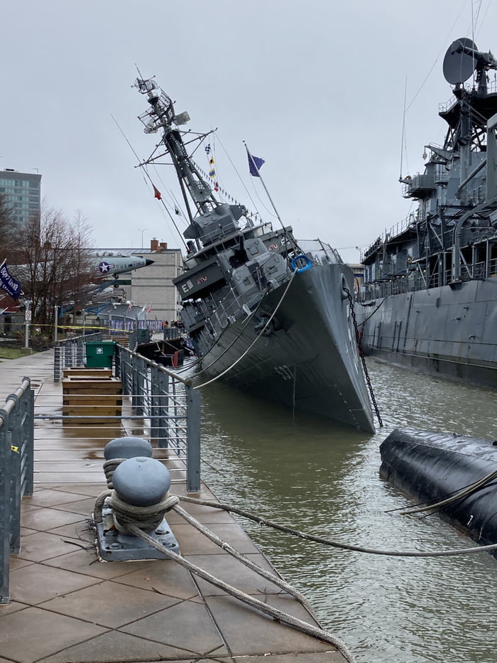 The USS Sullivans in Buffalo, NY is sinking - 9GAG