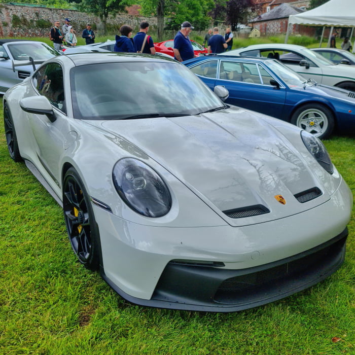 Porsche crayon gray