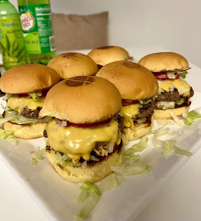 Classic Cheeseburger sliders 9GAG