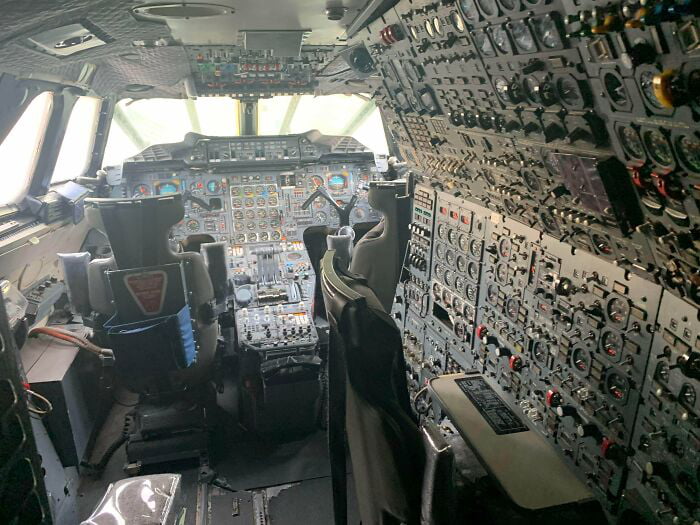 Concorde’s Cockpit - One Of The Most Complex Cockpits In History - 9GAG