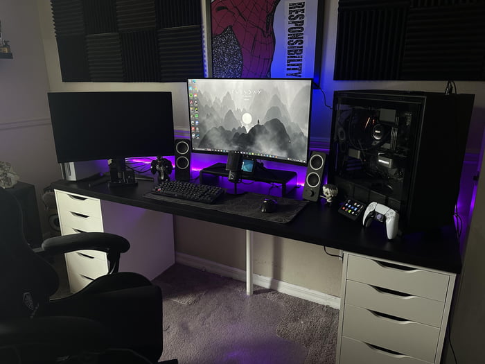 Got a new desk 😏 - 9GAG