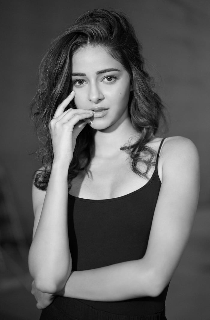 Ananya Panday - 9GAG