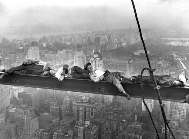 Workers Taking A Break During Construction Of The Empire State Building 9gag