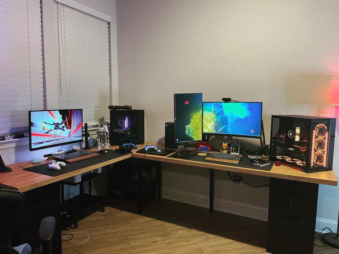 His and Hers gaming setup - 9GAG