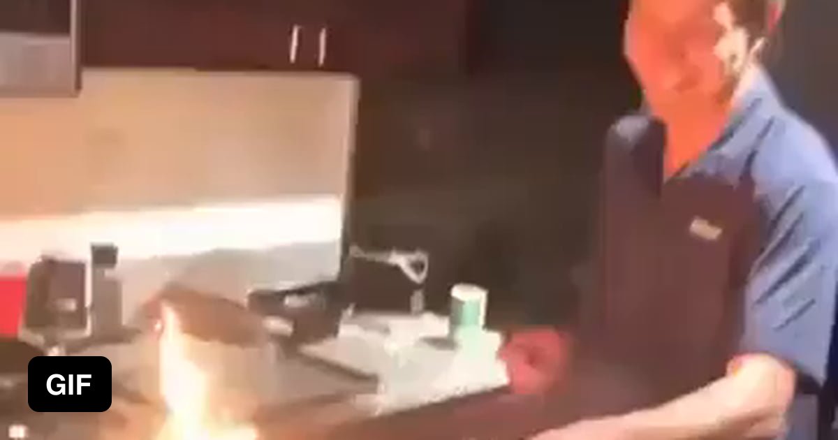 Placing a grease fire into sink water 9GAG