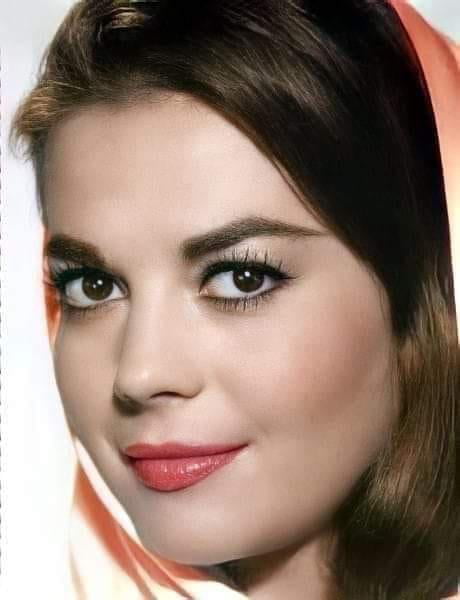 Natalie Wood (1960s) - 9GAG