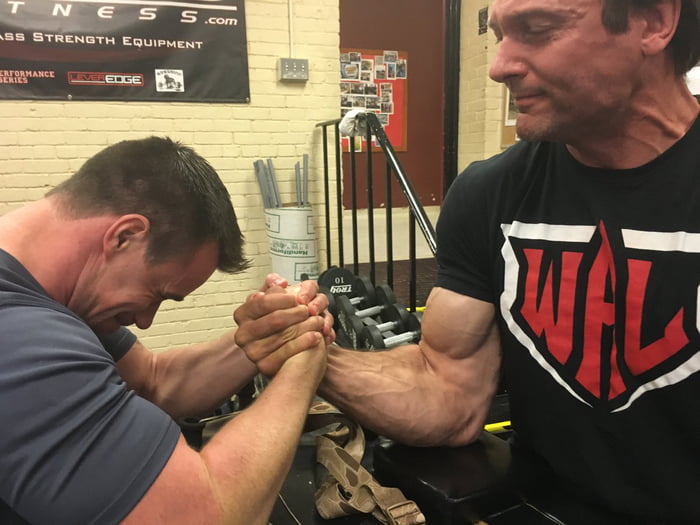 The ridiculous forearm of pro armwrestler Devon Larratt - 9GAG