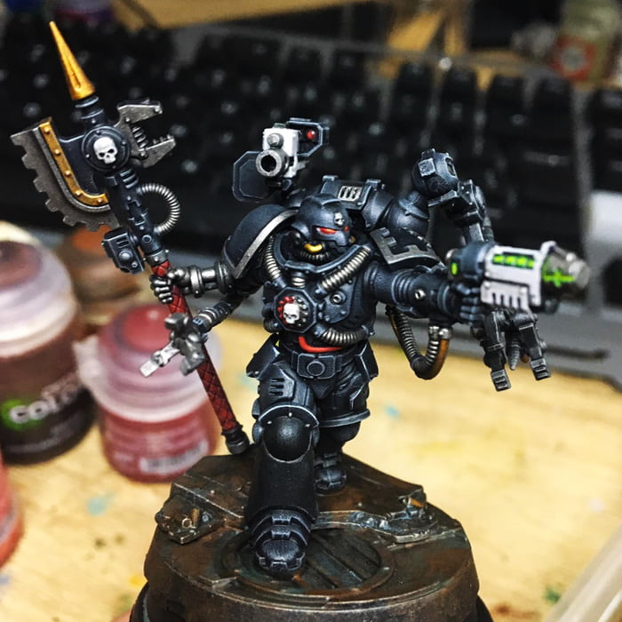 Iron Hand primaris techmarine completed, hightlight the black are very ...