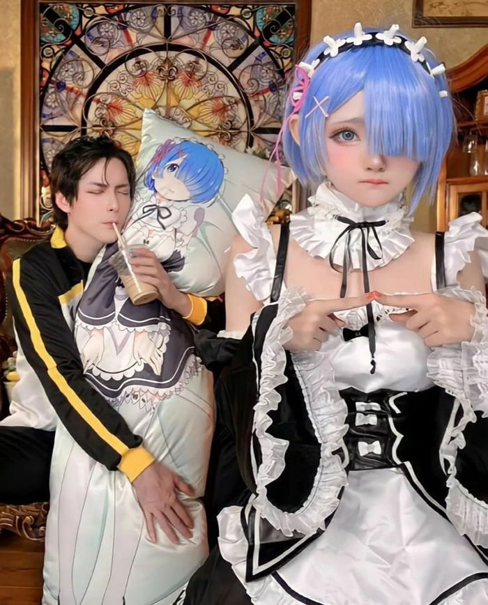 This RE:ZERO Cosplay Pic Is Weird AF! - 9GAG
