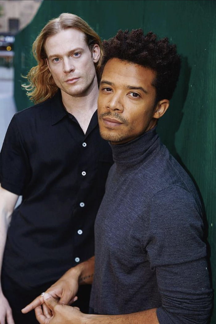 Sam Reid and Jacob Anderson (Lestat and Louis from Anne Rice’s Interview with the Vampire) 9GAG