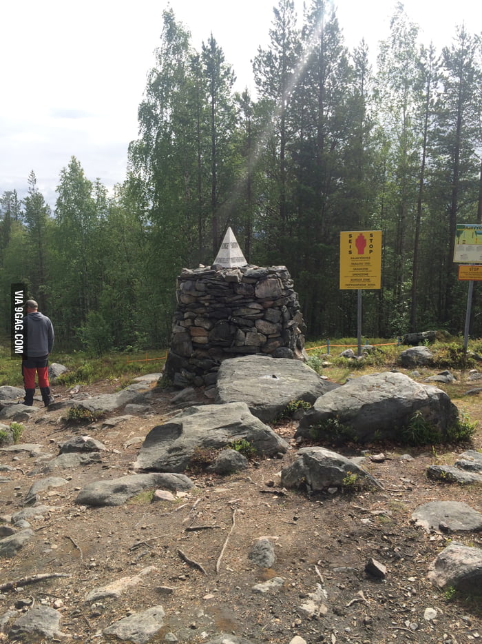 The Border Between Norway Russia And Finland Go Together At This Point   AL22dxM 700b 