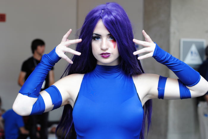 Charlotte Sinclair @ SDCC 2015 - Psylocke - 9GAG