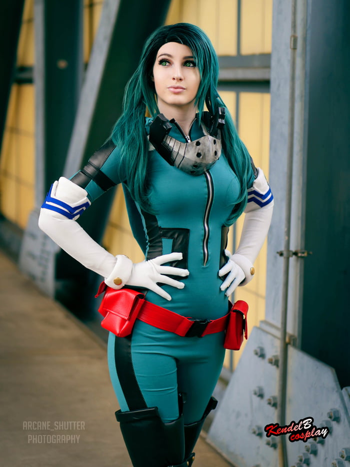 Female Deku Cosplay - 9GAG