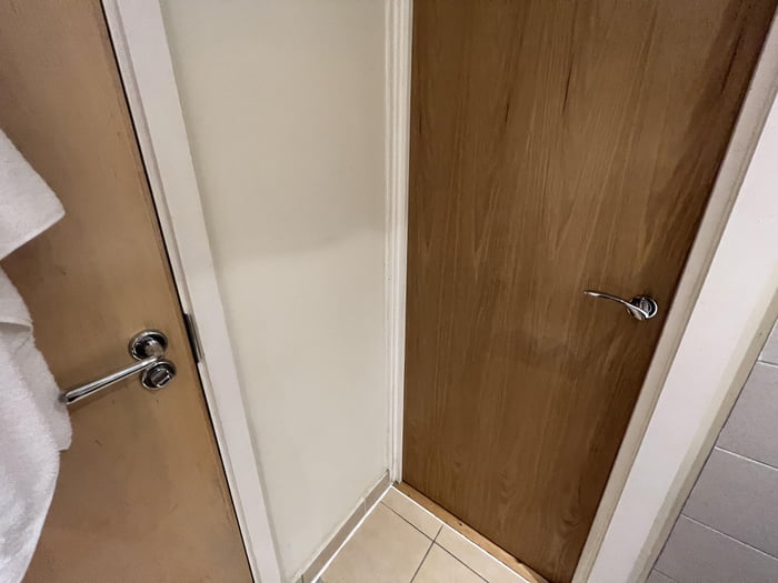 Bathroom has a lock to the private bedroom but no lock to the public living room. - 9GAG