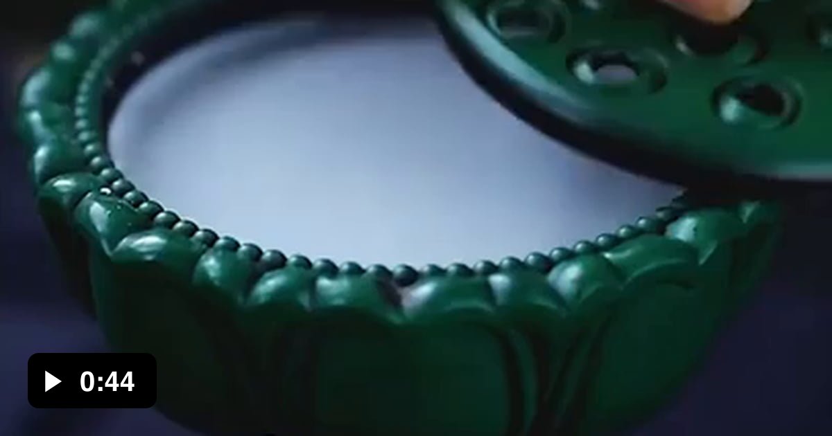 The sound of the powder is so satisfying - 9GAG