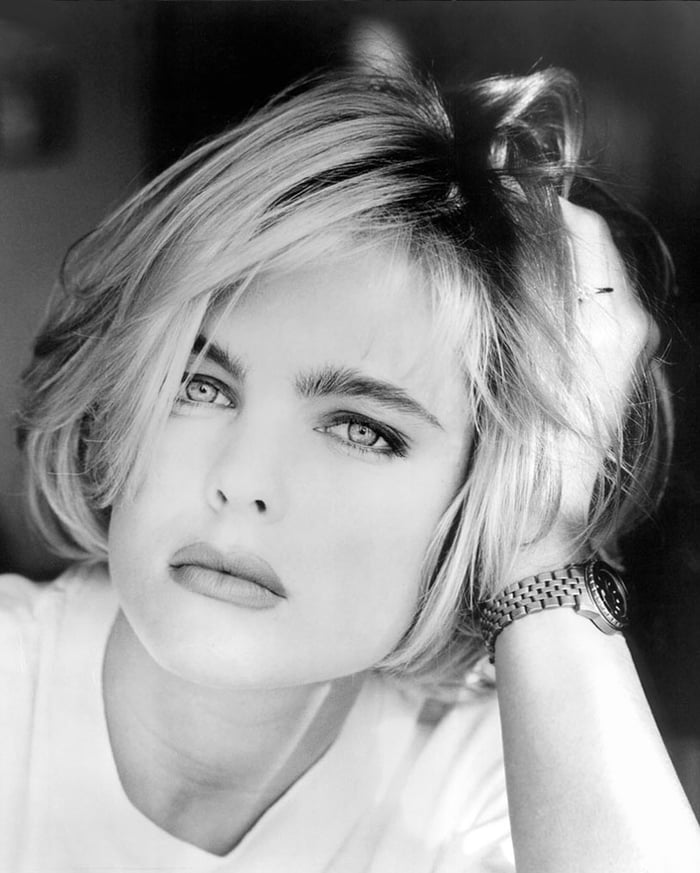 Erika Eleniak 9GAG Erika Eleniak 9GAG