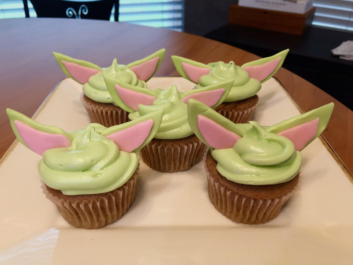 Baby Yoda Carrot Cake Cupcakes For Dad S 50th 9gag