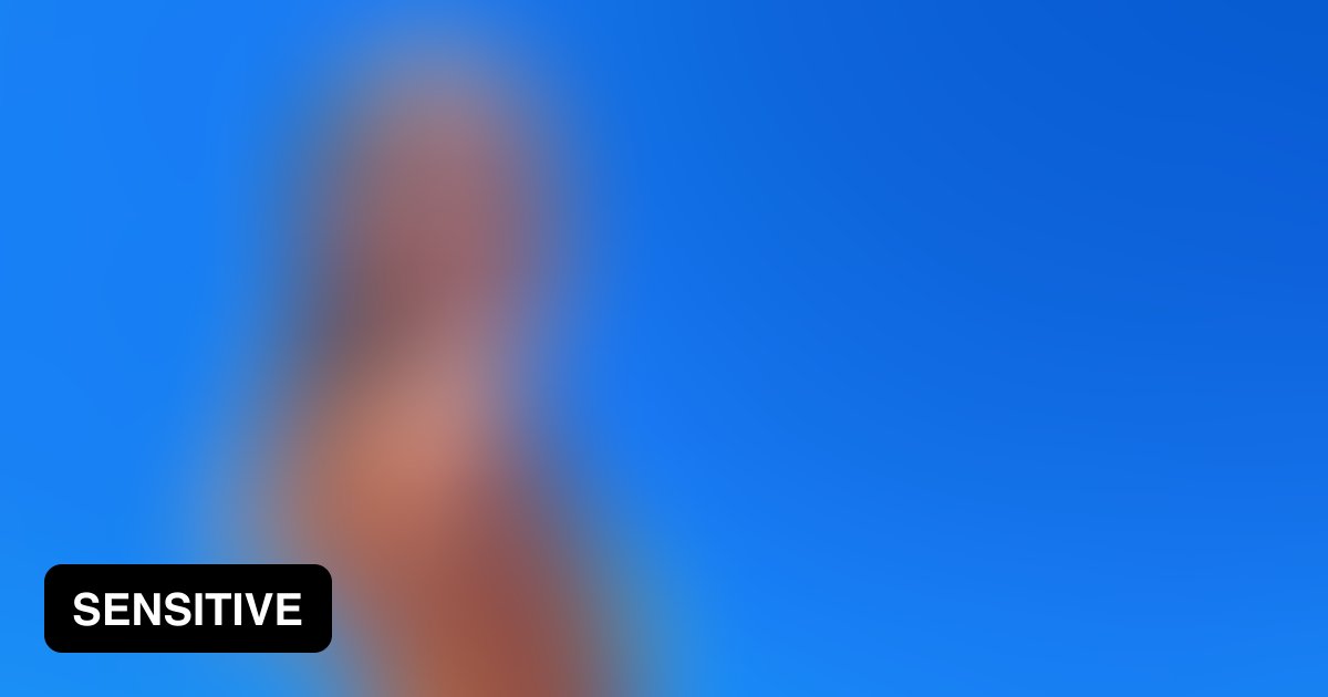 Phoebe Harris - 9GAG