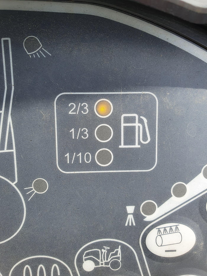 This fuel gauge does a pretty bad job at telling how much fuel there is