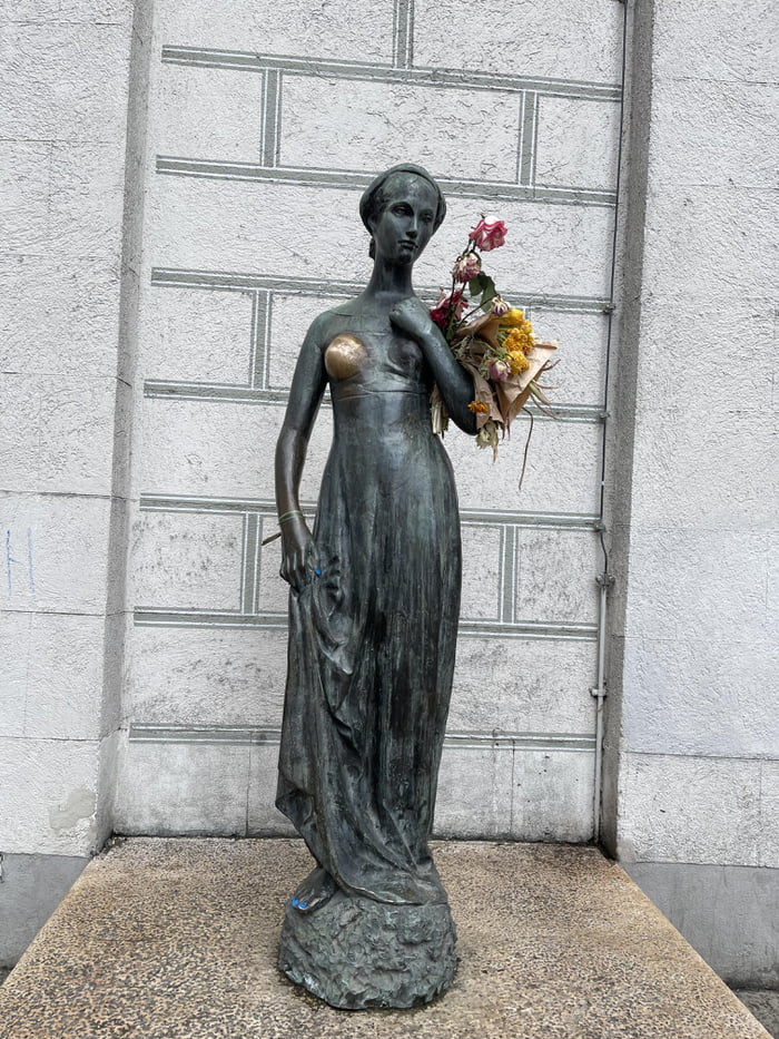 This Fantastic Statue In Munich 9GAG   AM4zx1V 700b 