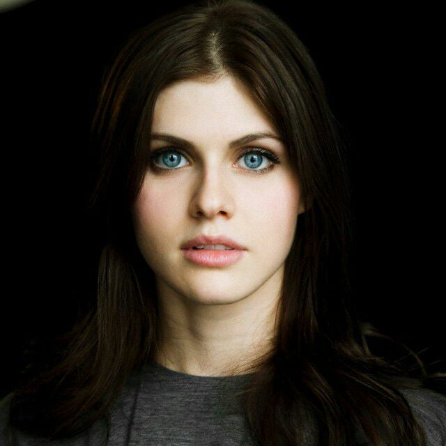 Alexandra Daddario, I can't stop staring at her eyes - 9GAG