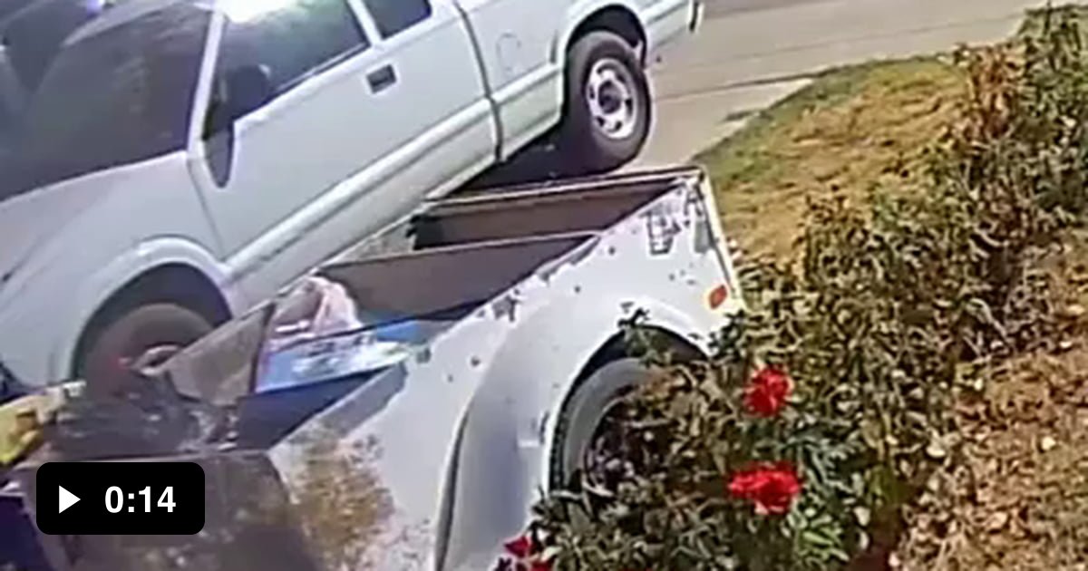 Helicopter crashed in neighborhood of Fresno, CA on 1 October, 2022