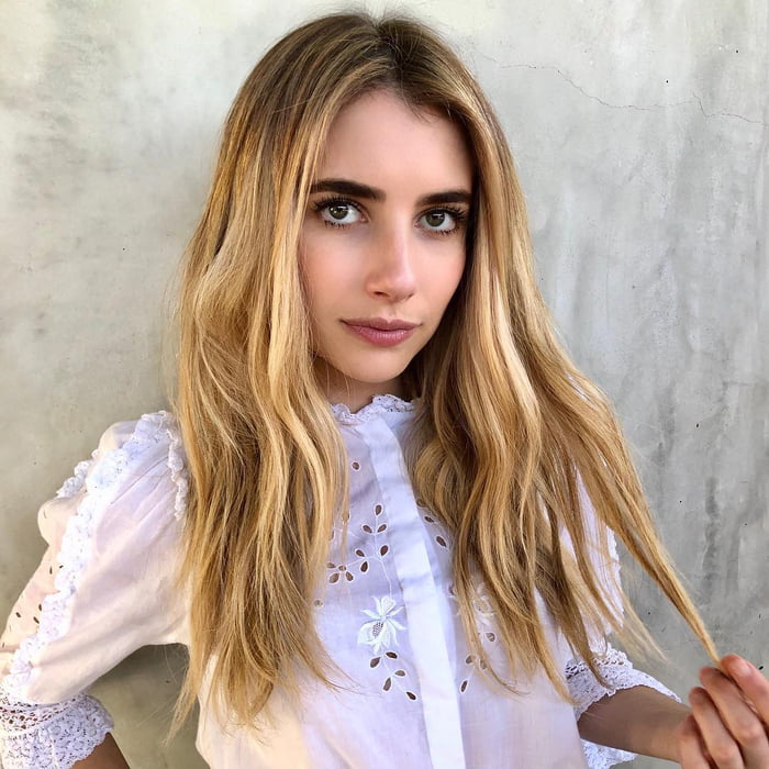 Emma Roberts - 9GAG