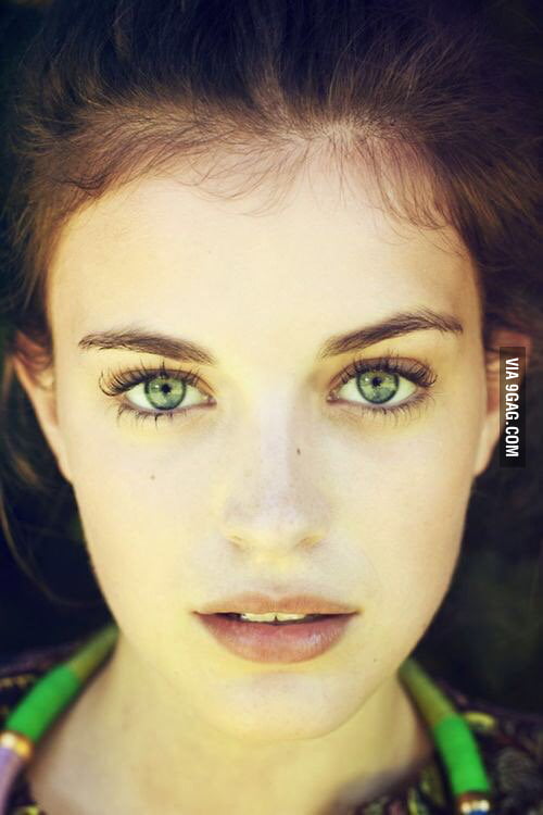 Emerald eyes - 9GAG