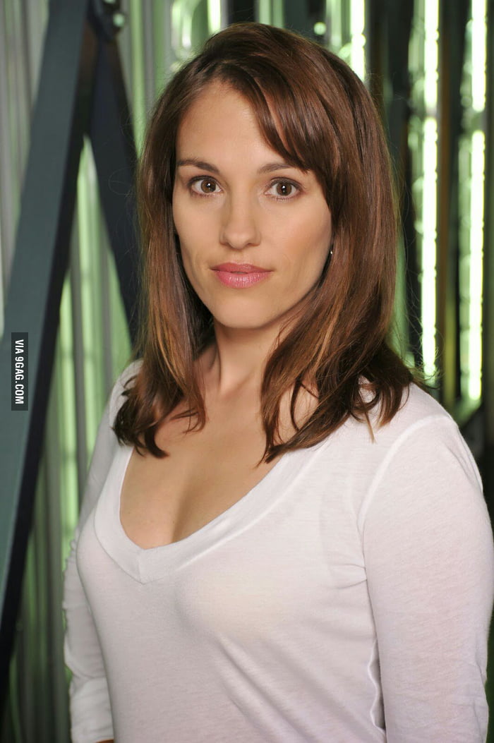 Amy Jo Johnson The Original Pink Ranger Is And Still Hot Gag