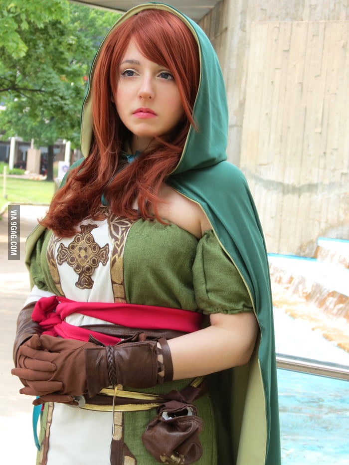 Emerald Herald Cosplay 9GAG   AMGeYj6 700b 