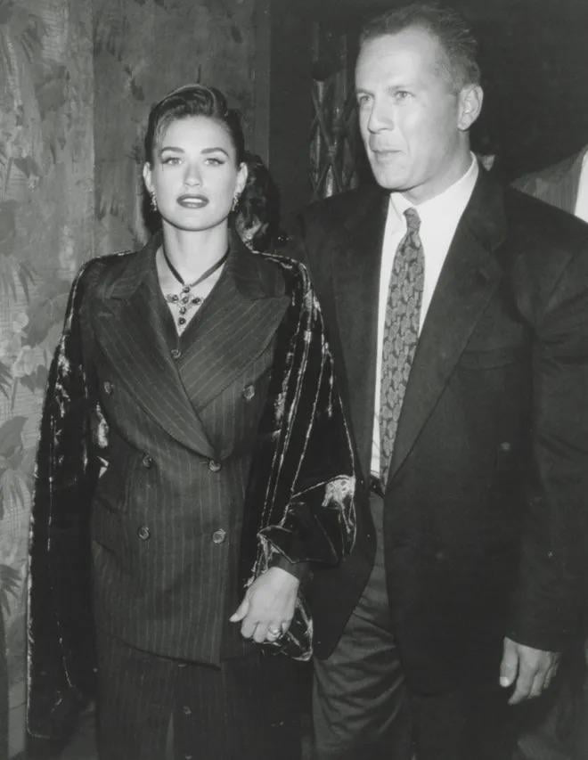 Demi Moore and Bruce Willis in January 1989. - 9GAG