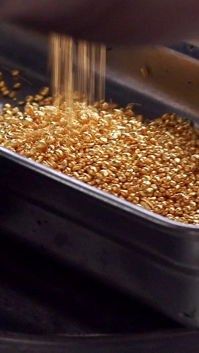Making A 1 Pound Gold Chain By Hand 9GAG making-a-1-pound-gold-chain-by-hand-9gag