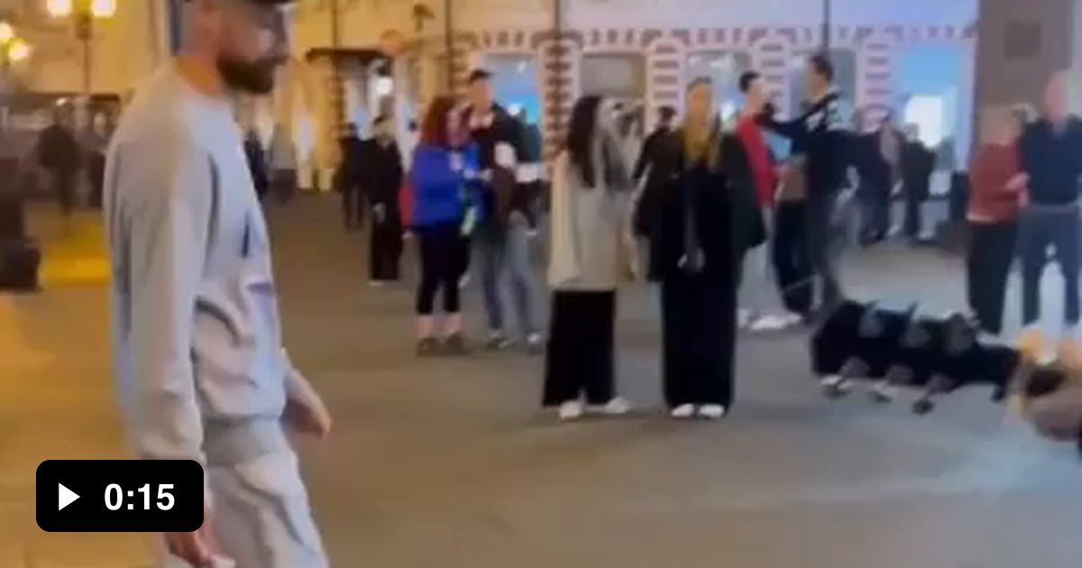 Guy gives girl a ❤️ for her performance
