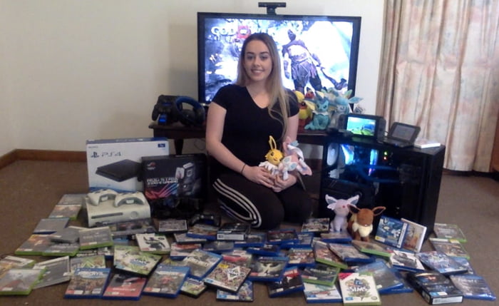 The Missus Applied For A Job At Eb Games Gamestop The Other Day Out Of 300 Applicants She Was The Only One That Got The Job This Photo Was Her Cover Letter