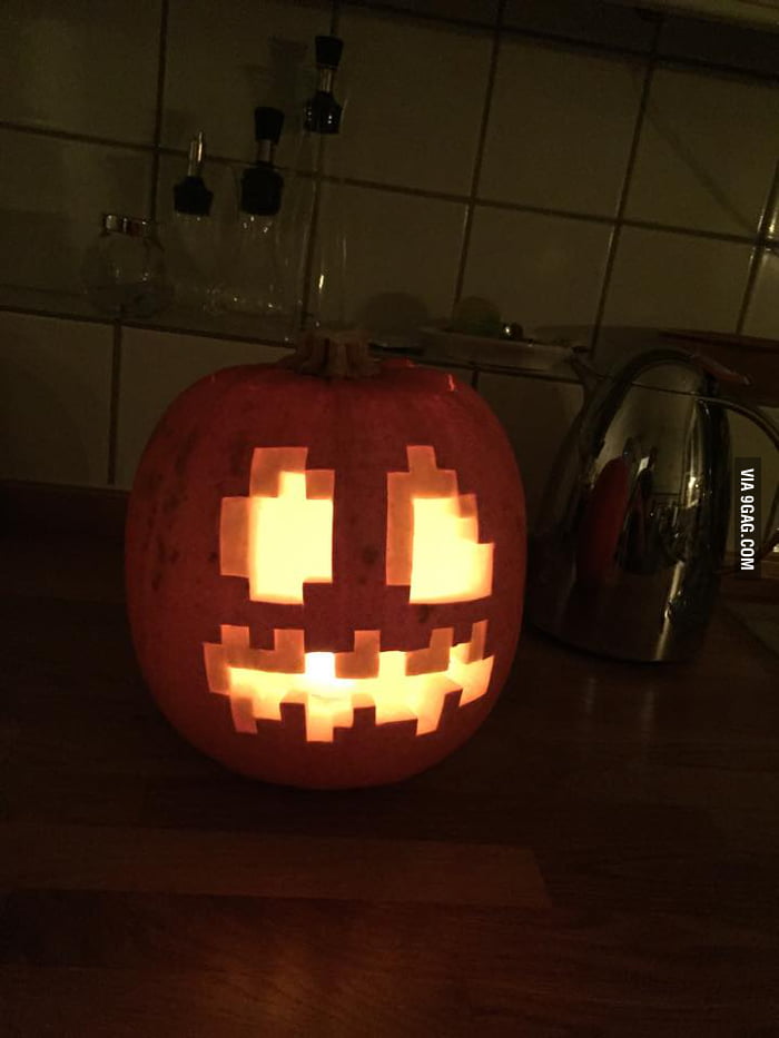 Carved Minecraft Halloween Pumpkin 9GAG