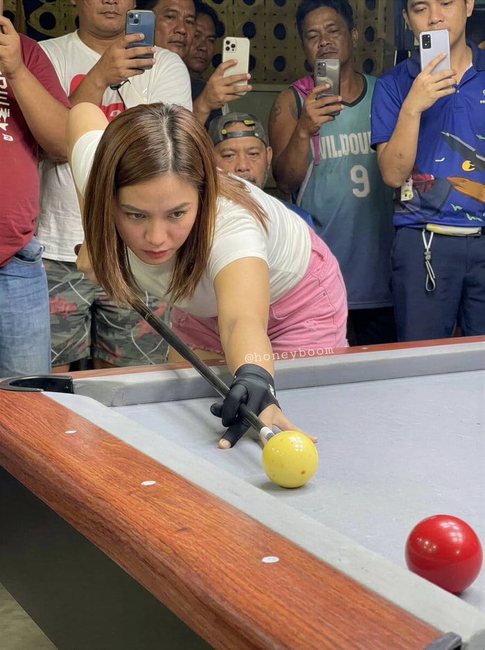 When she has only one glove on, it says she is serious. GO SPORTS ...