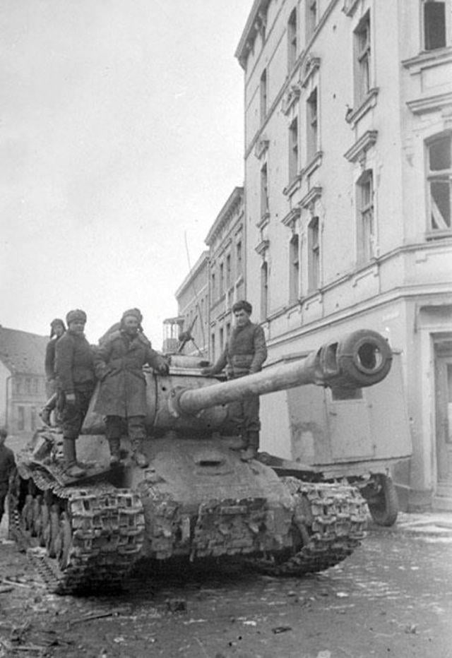 Soviet IS-2 tank in Stargard, Poland; 19 March 1945 - 9GAG