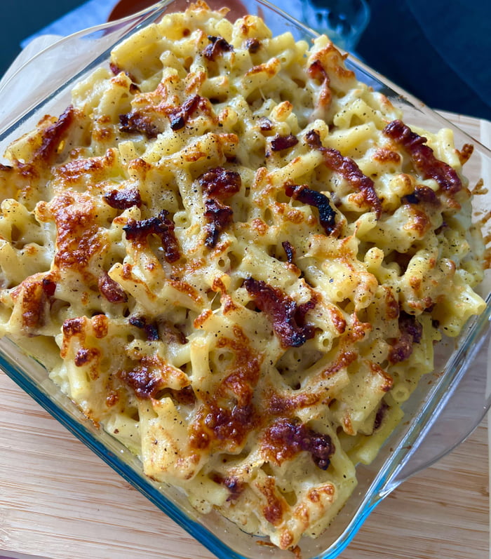 Macaroni cheese baked with smoked bacon, cheddar, mozzarella and cream ...