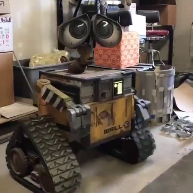 Live action WallE. 9GAG