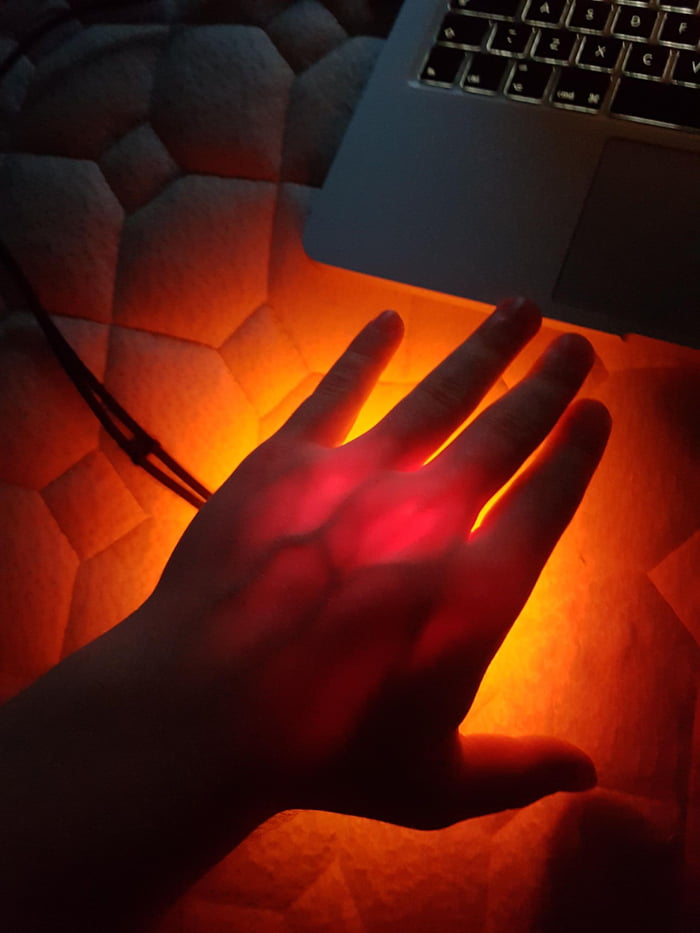 4000-lumen-flashlight-through-the-hand-9gag