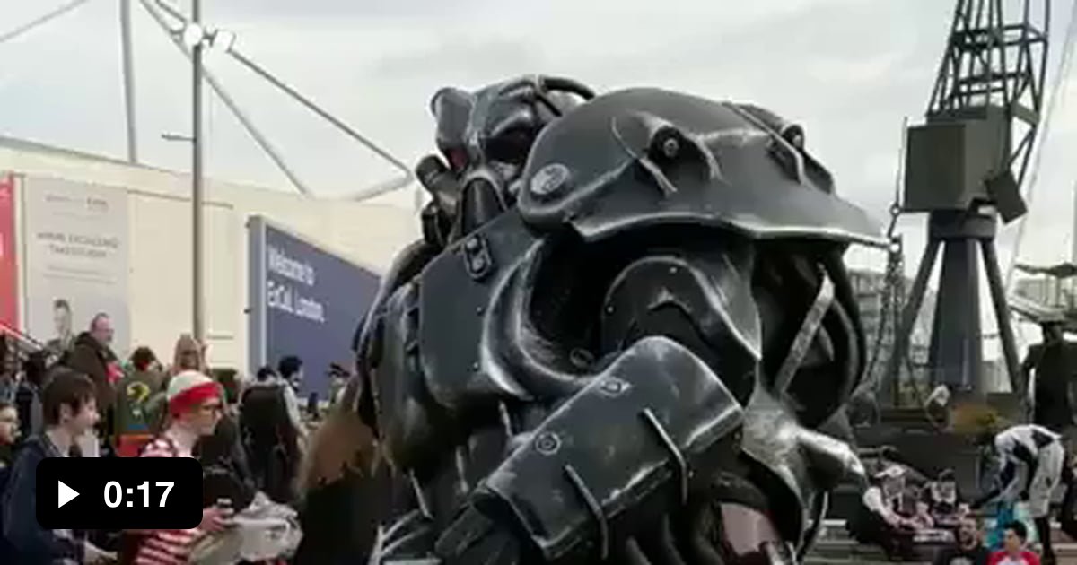 X 01 power armour gatling laser fallout 4 cosplay london mcm